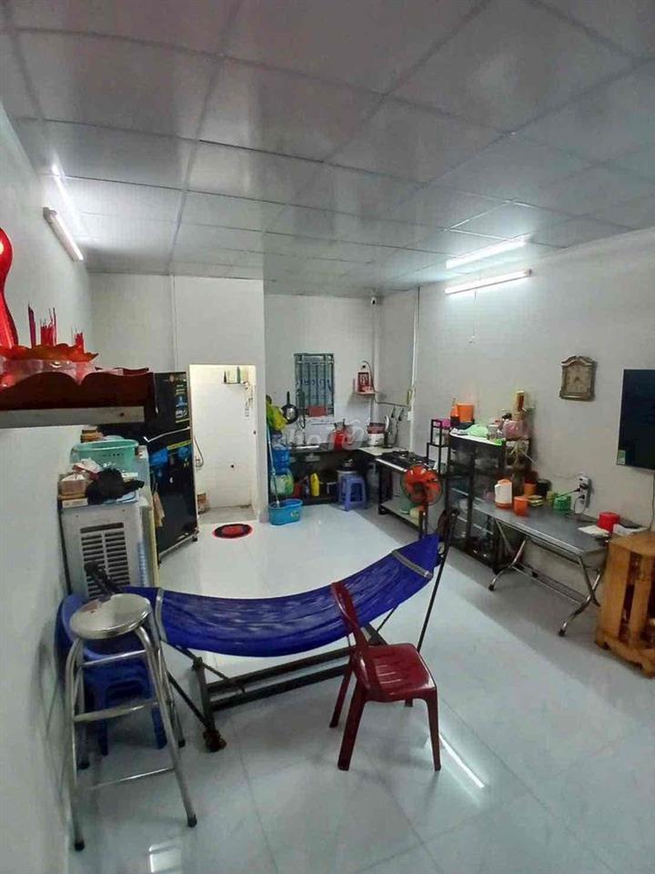 Nhà 4x8M - sạch sẻ như hình giá 4tr/ tháng