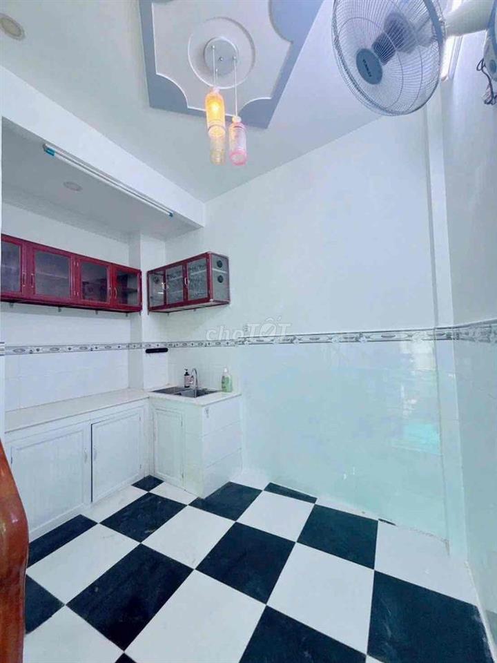 Nhà đường số 6 - 3 tấm - 3 phòng ngủ 6,5tr/ tháng