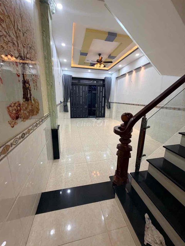 Nhà liên khu 5-6 ( 4pn-5wc ) giá 10tr/ tháng