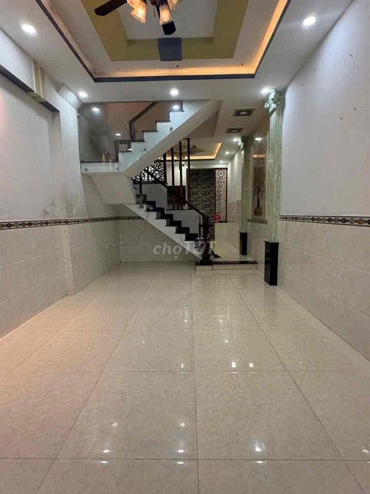Nhà liên khu 5-6 ( 4pn-5wc ) giá 10tr/ tháng
