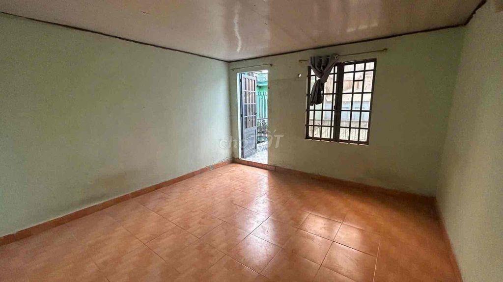 Nhà 1/ đường số 8 - 2 phòng 5,7tr/ tháng