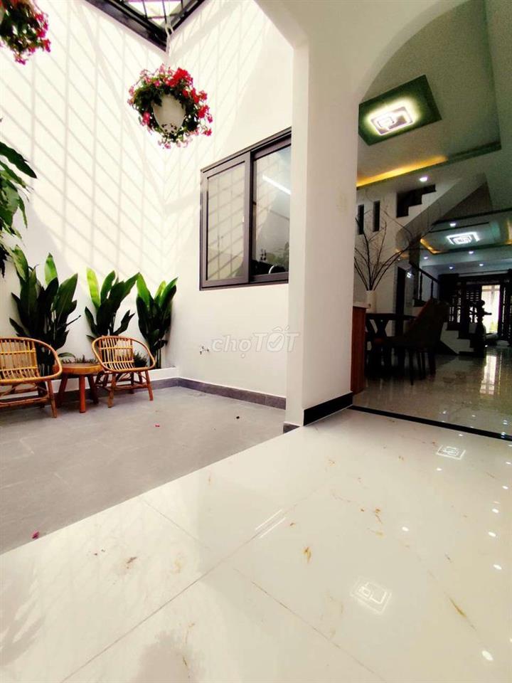 Cho thuê nhà mới 100% hẻm Hương Lộ 2: 4mx23m 1 trệt 2 lầu, có nội thất