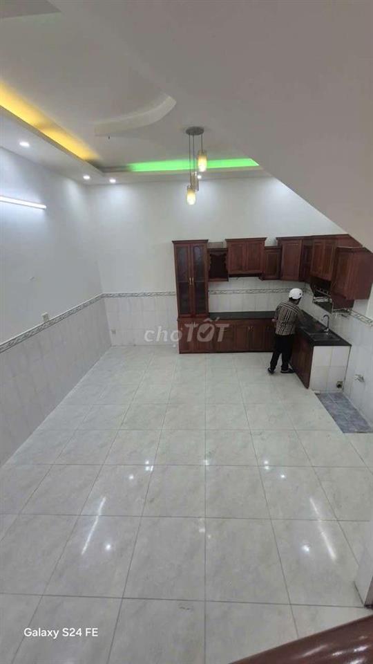 Cho thuê nhà hẻm Lê Văn Quới: 5mx16m 1 trệt 1 lầu, 3PN 2WC