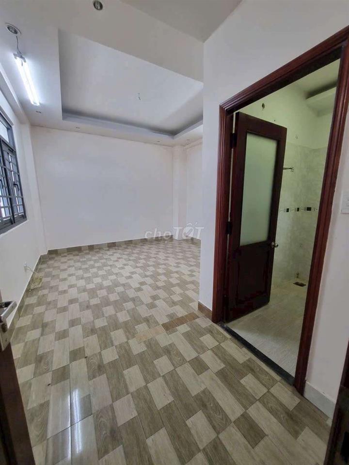 Cho thuê nhà 1/ Bình Trị Đông: 5mx20m 1 trệt 2 lầu, 4PN 5WC