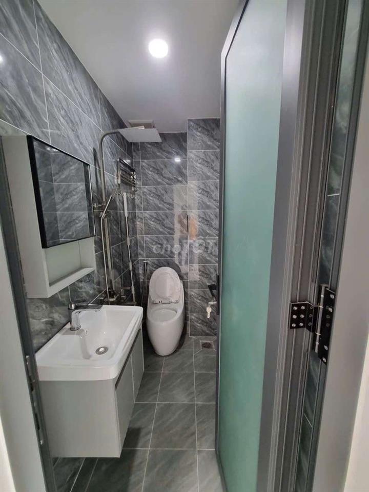 Cho thuê nhà hẻm Lê Văn Quới: 4mx8m 1 trệt 2 lầu, 2PN 3WC