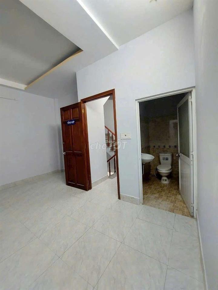 Cho thuê nhà hẻm 730 Hương Lộ 2: 4.5mx14m 1 trệt 3 lầu, 4PN 5WC