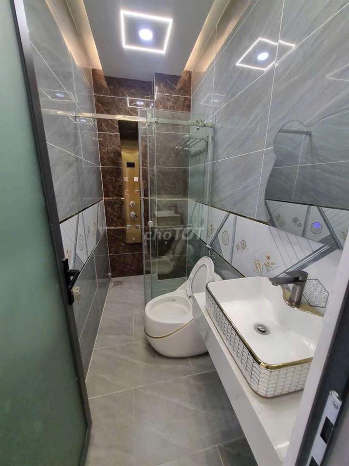 Nhà 1 / Hương Lộ 2 có thang máy: 4mx17m 1 lửng 3 lầu, 5PN 7WC
