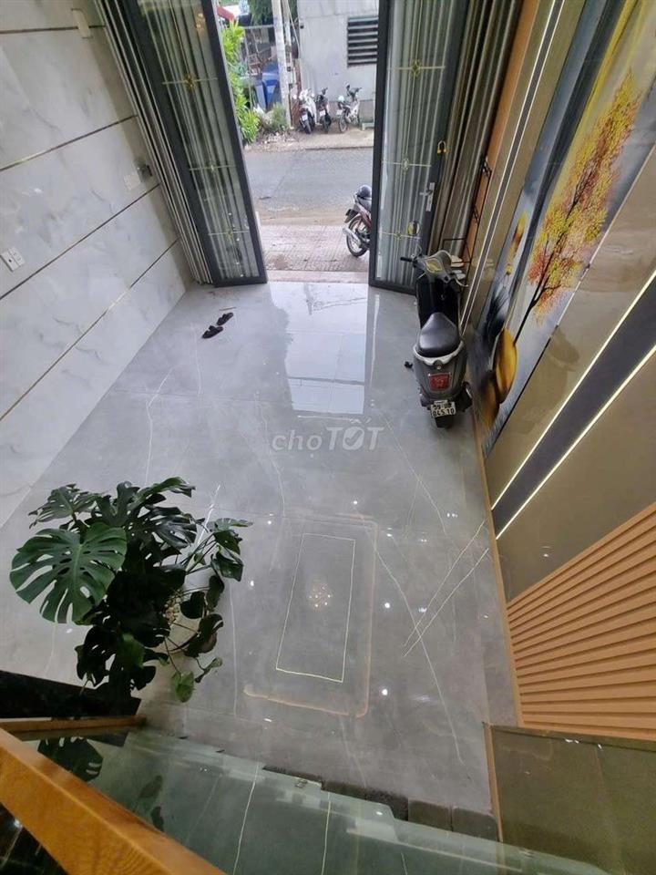 Nhà 1 / Hương Lộ 2 có thang máy: 4mx17m 1 lửng 3 lầu, 5PN 7WC