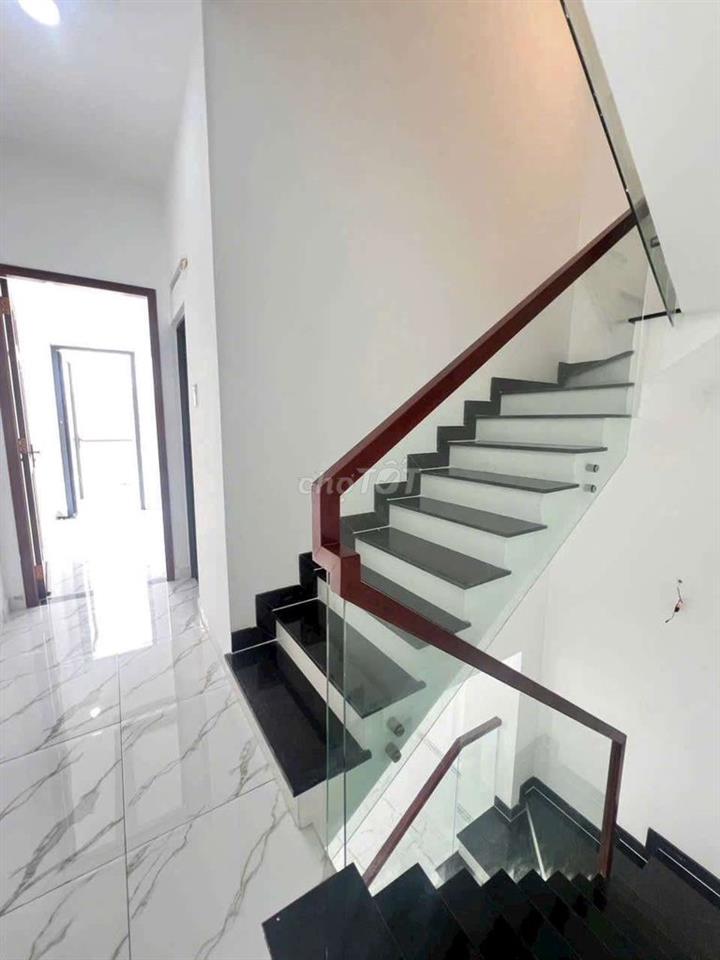 Cho thuê nhà hẻm Lê Văn Quới: 4mx15m 1 trệt 3 lầu