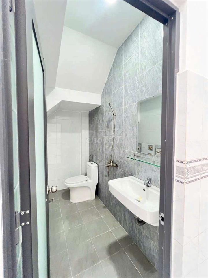 Cho thuê nhà hẻm Lê Văn Quới: 4mx15m 1 trệt 3 lầu