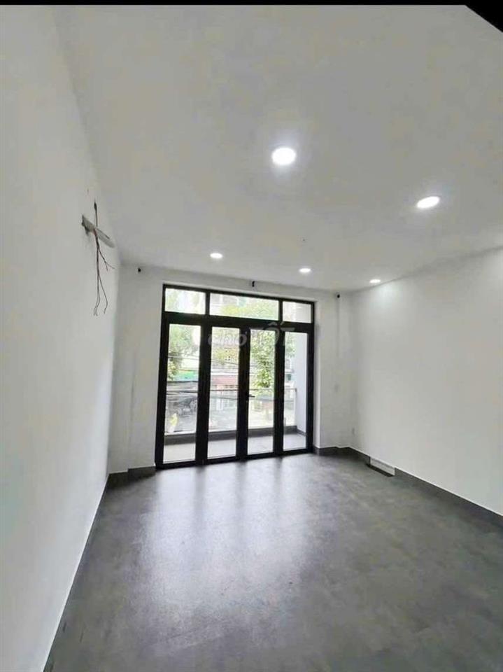 Cho thuê MTKD góc tên lửa dt 6*20m