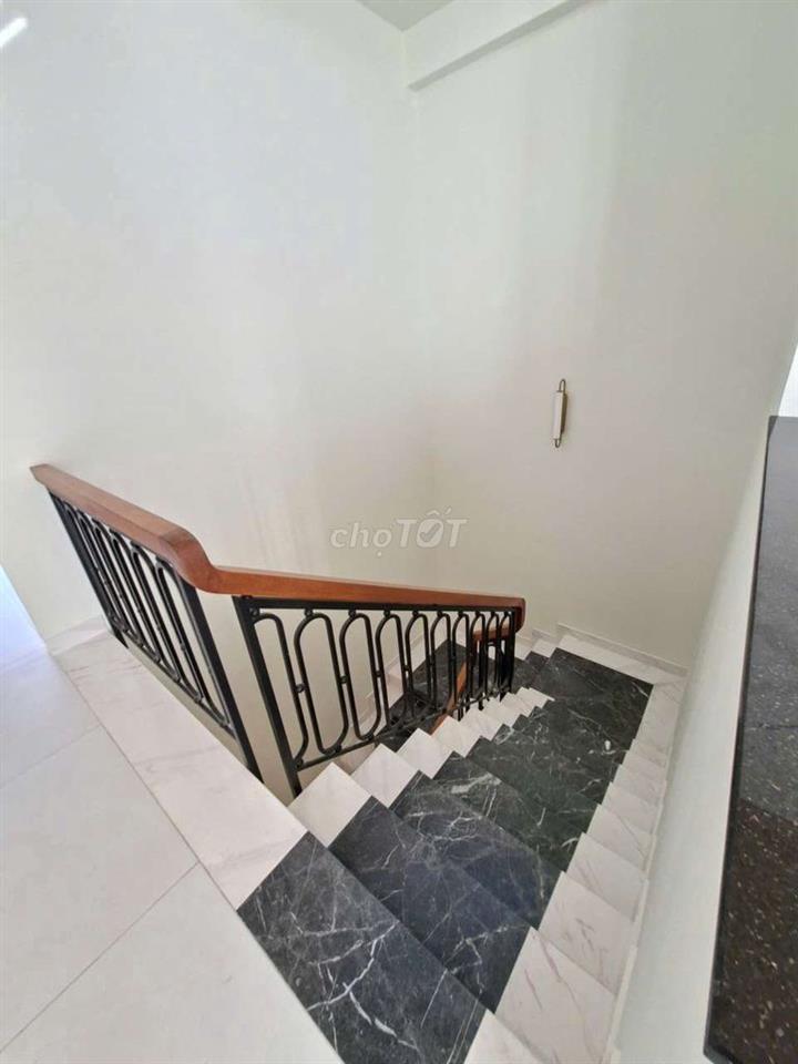 Cho thuê nhà mới MTKD tên lửa dt 5*20m