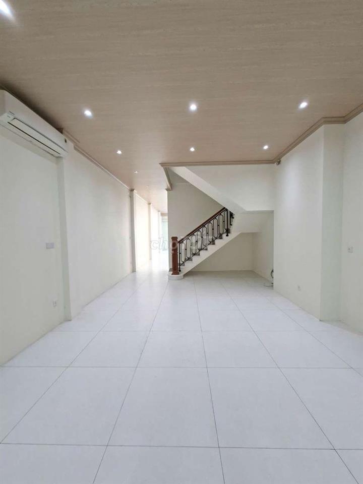 Cho thuê nhà mới MTKD tên lửa dt 5*20m