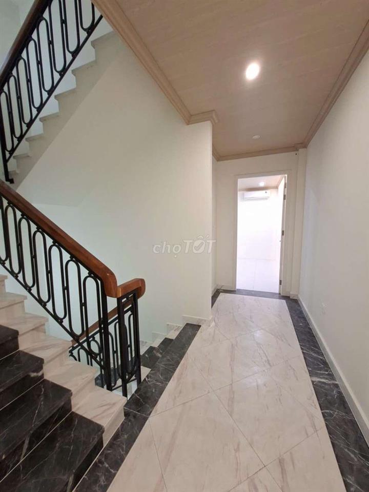 Cho thuê nhà mới MTKD tên lửa dt 5*20m
