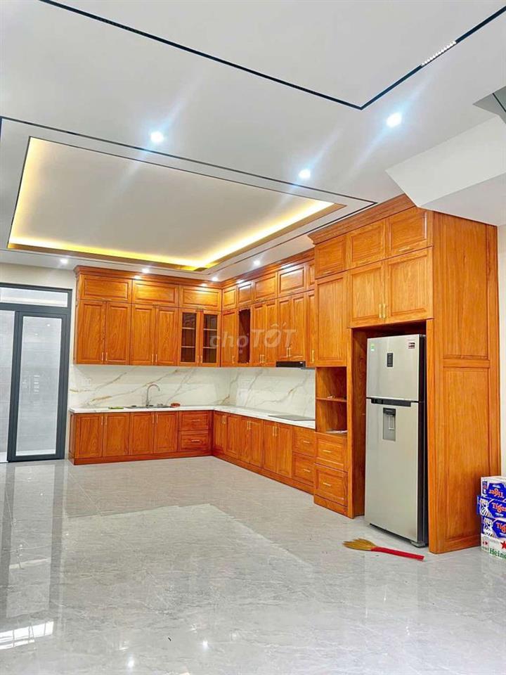 Cho thuê nhà mới tinh giáp tên lửa dt 5*20m