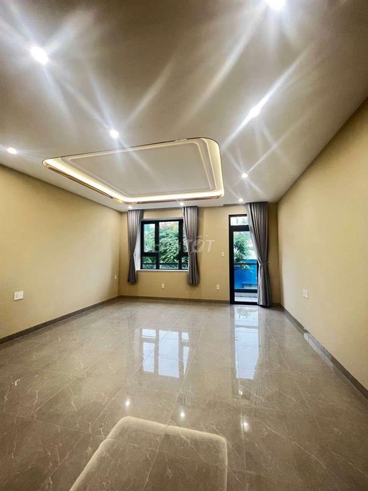 Cho thuê nhà mới tinh giáp tên lửa dt 5*20m