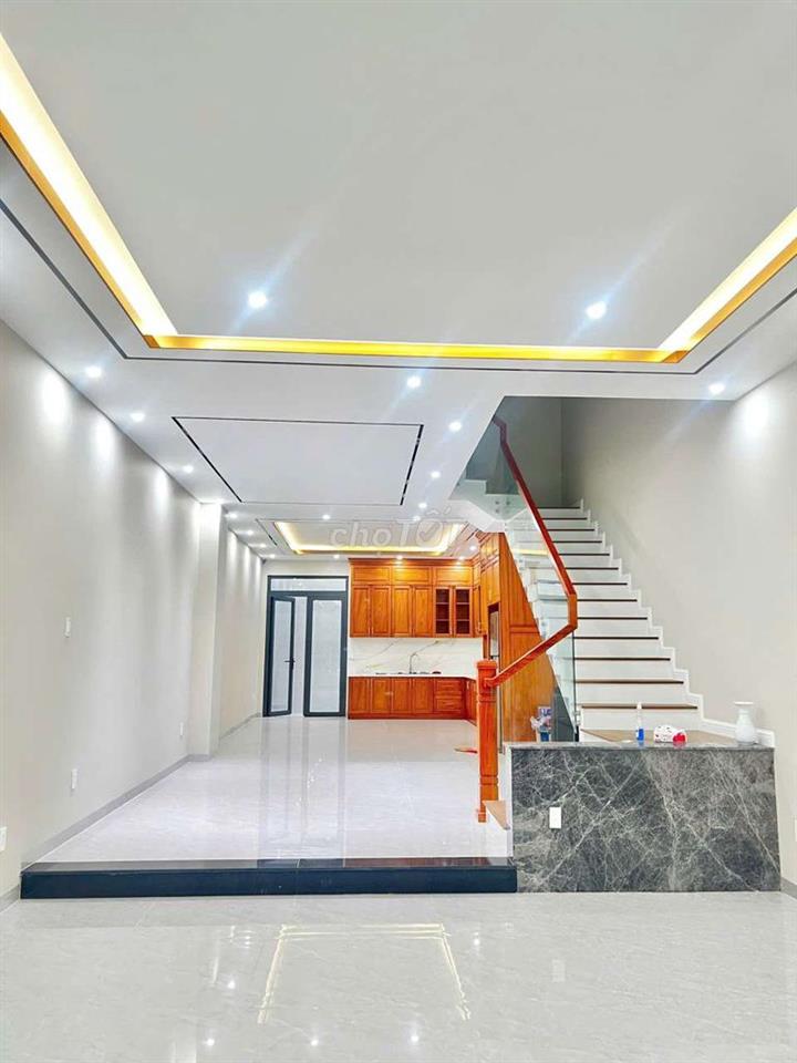 Cho thuê nhà mới tinh giáp tên lửa dt 5*20m