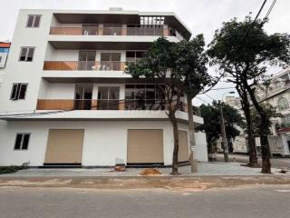 Cho thuê nhà góc gần siêu thị Aeonmall dt 5*20m