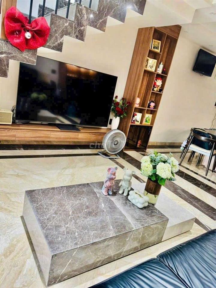 Cho thuê nhà full nội thất giáp tên lửa 