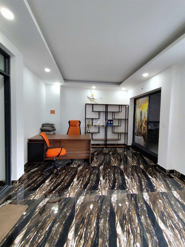 Cho thuê nhà MTKD tên lửa dt 6*20m có hầm