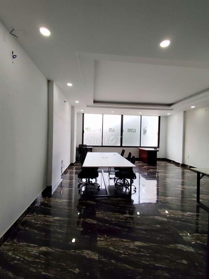 Cho thuê nhà MTKD tên lửa dt 6*20m có hầm