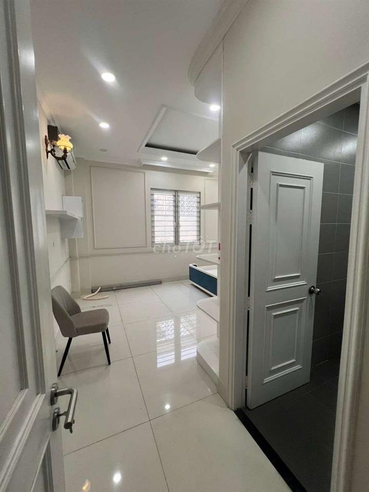Cho thuê nhà đẹp khu tên lửa dt 5*20m