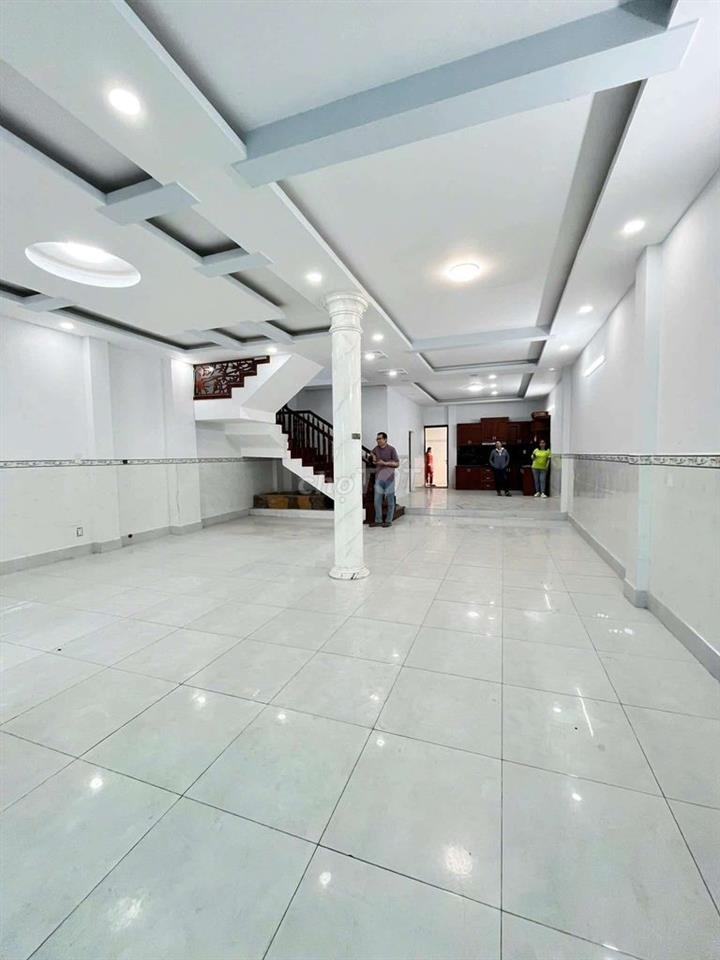Cho thuê biệt thự gần siêu thị đt 7*20m 