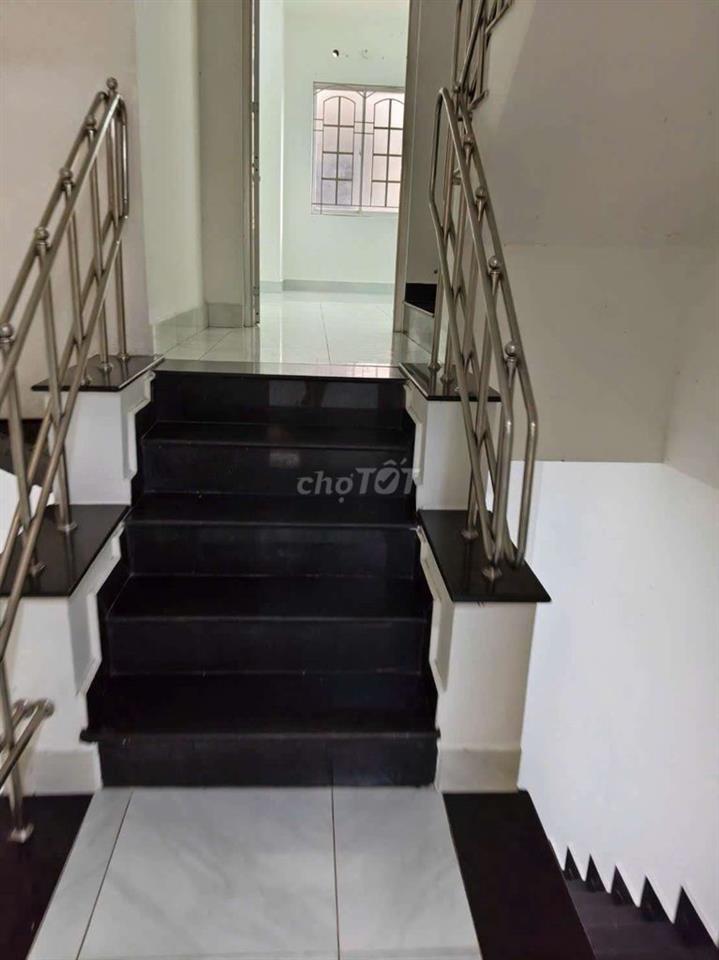 Cho thuê MTNB khu tên lửa dt 4*20m