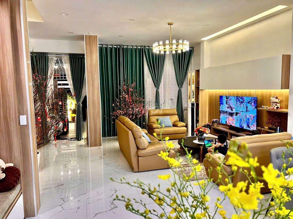 Cho thuê nhà full nội thất dt 6*20m