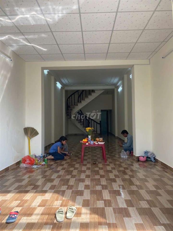 Cho thuê MTKD khúc sung dt 4*20m