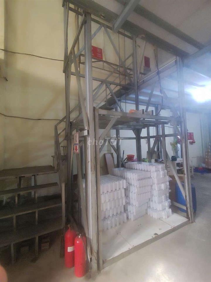 Cho thuê kho khu tên lửa có  gác lửng dt 8*25m 