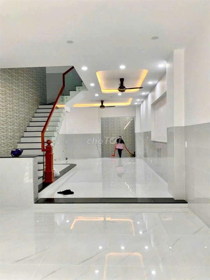 Cho thuê nhà mới tinh giáp tên lửa dt 5*20m
