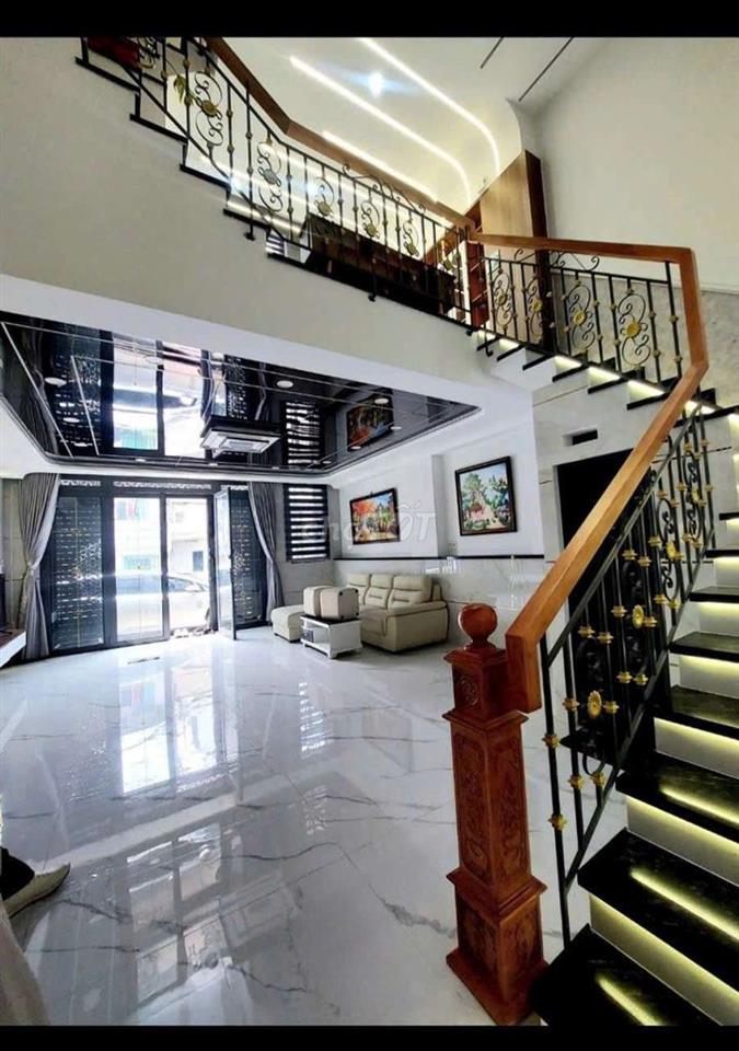 Cho thuê nhà mới full nội thất đt 6*10m