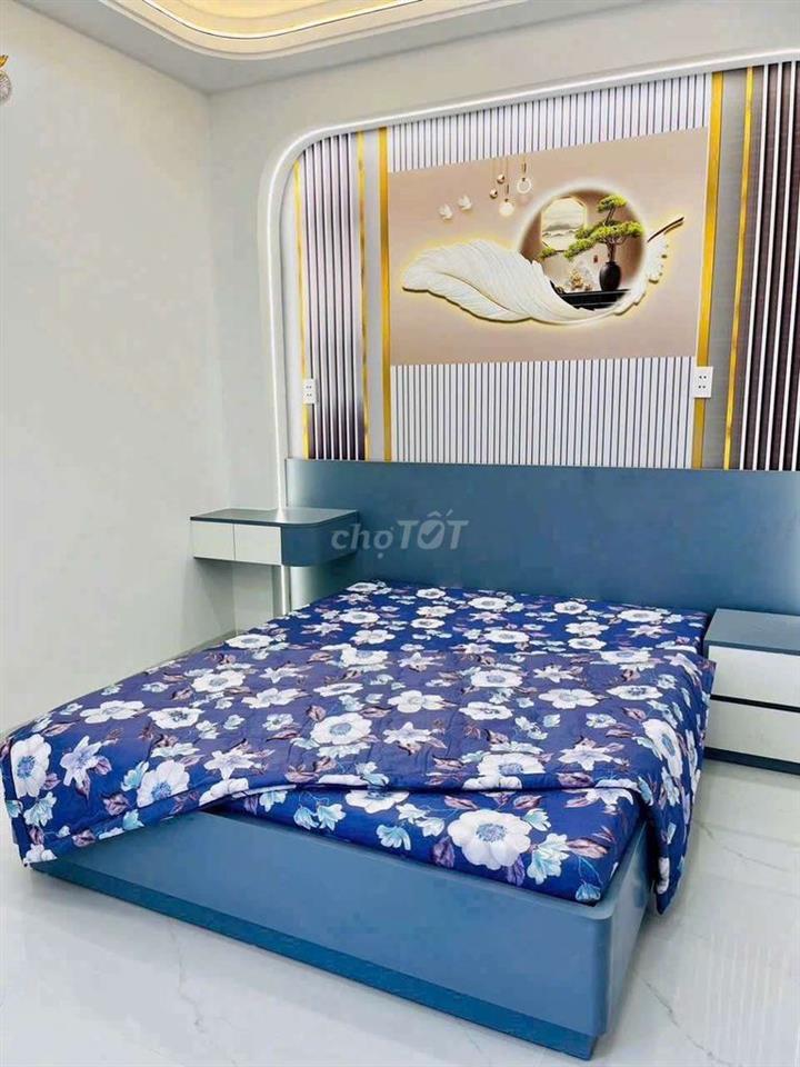 Cho thuê nhà mới full nội thất đt 6*10m