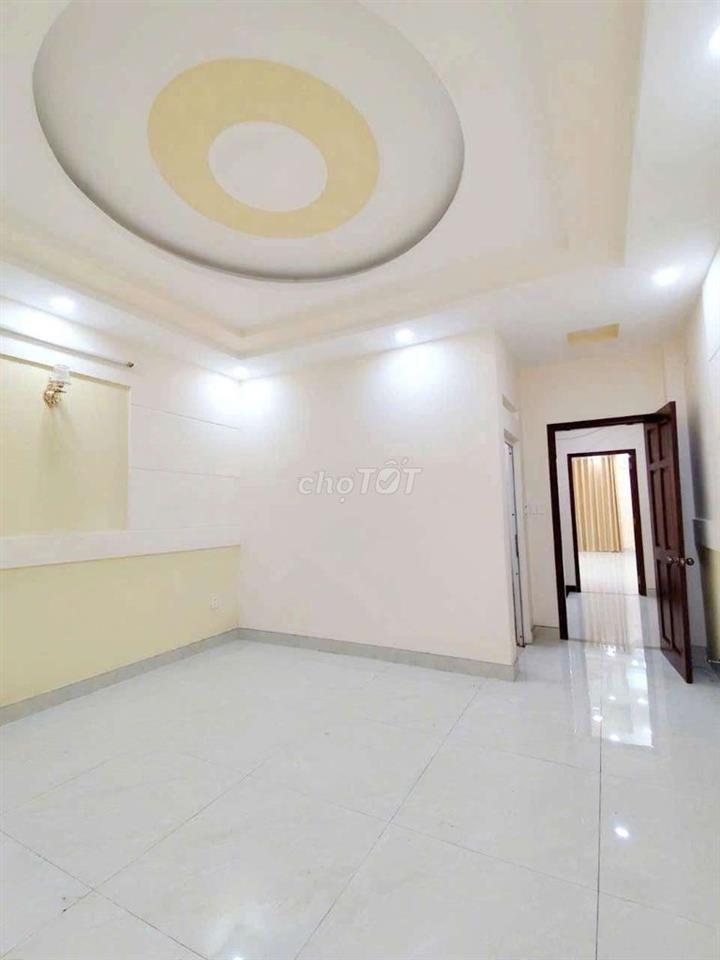 Cho thuê nhà mới MTNB khu tên lửa dt 4.5*20m 