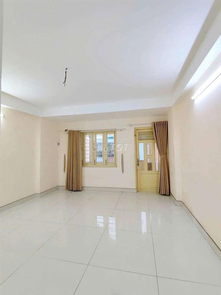 Cho thuê nhà mới MTNB khu tên lửa dt 4.5*20m 
