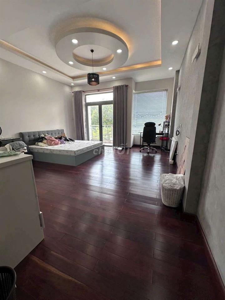 Cho thuê biệt thự full nội thất sát siêu thị Aeonmall dt 5*20m