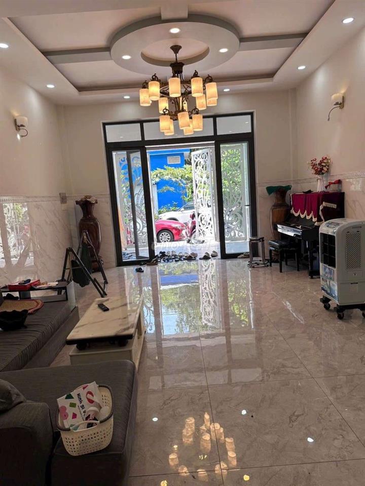 Cho thuê biệt thự full nội thất sát siêu thị Aeonmall dt 5*20m