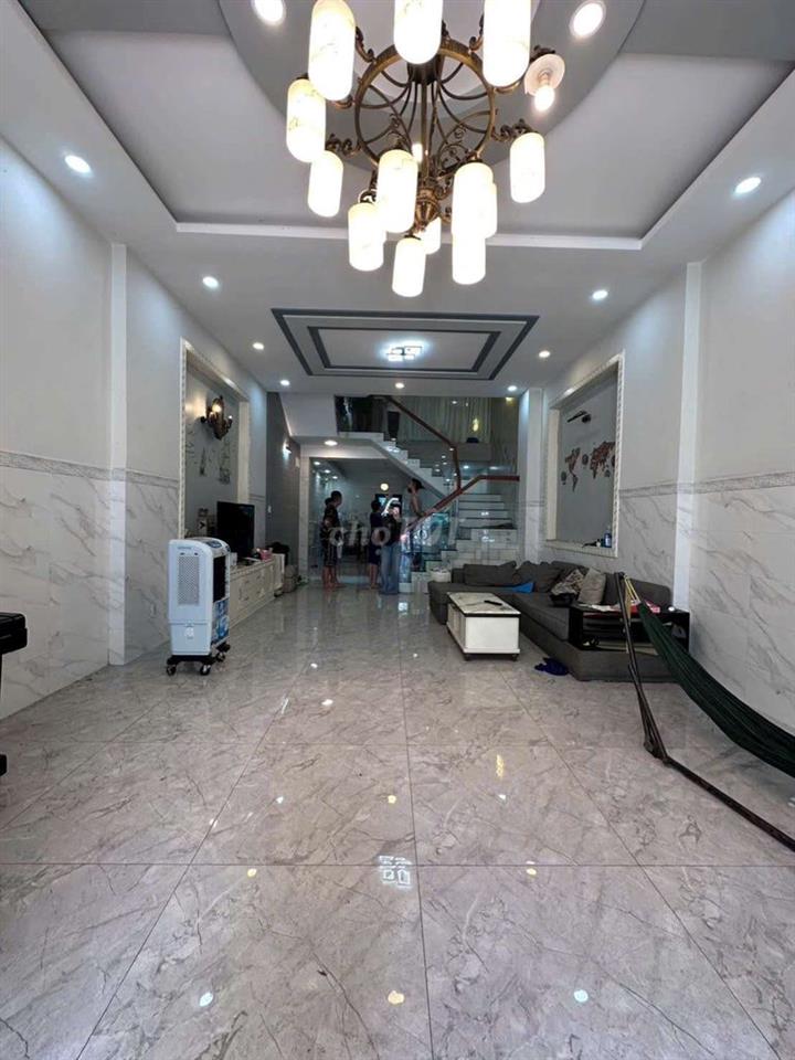 Cho thuê biệt thự full nội thất sát siêu thị Aeonmall dt 5*20m