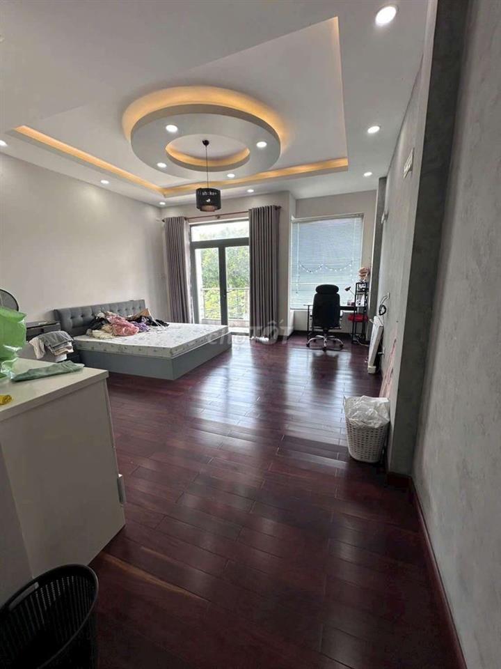 Cho thuê biệt thự full nội thất sát siêu thị Aeonmall dt 5*20m