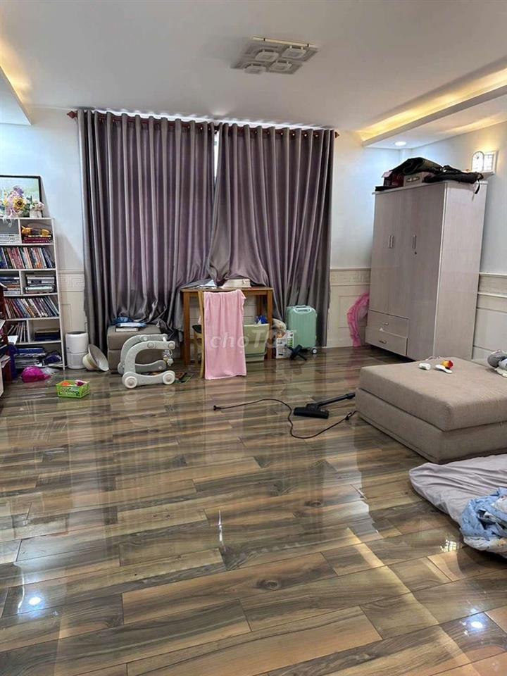 Cho thuê biệt thự full nội thất sát siêu thị Aeonmall dt 5*20m