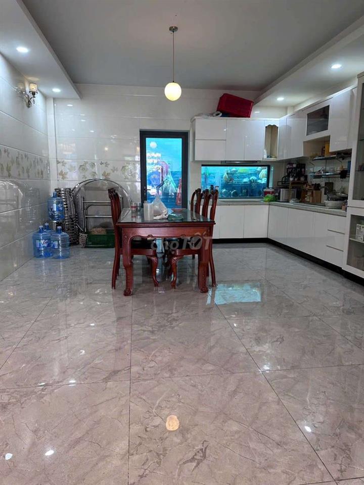 Cho thuê biệt thự full nội thất sát siêu thị Aeonmall dt 5*20m