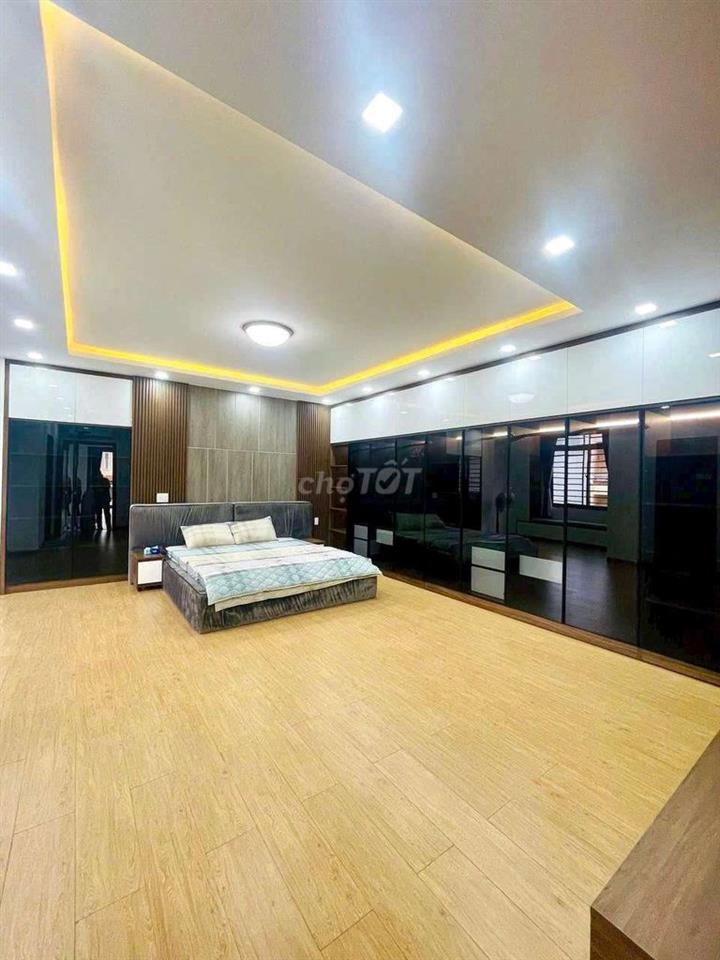 Cho thuê góc biệt thự full nội thất tên lửa dt 10*20m