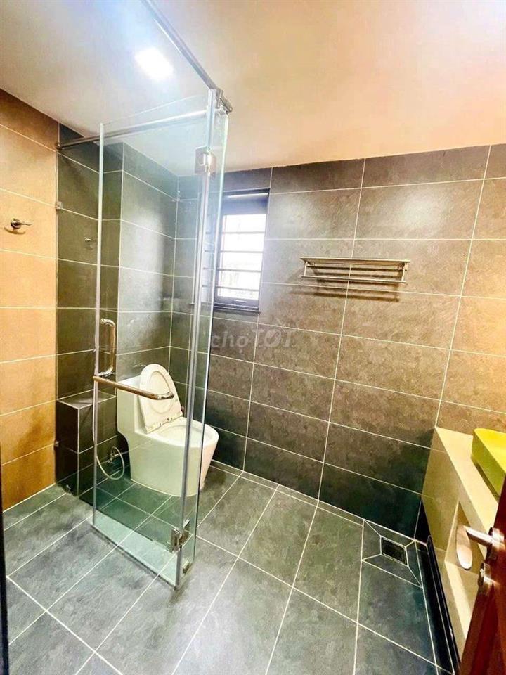 Cho thuê góc biệt thự full nội thất tên lửa dt 10*20m