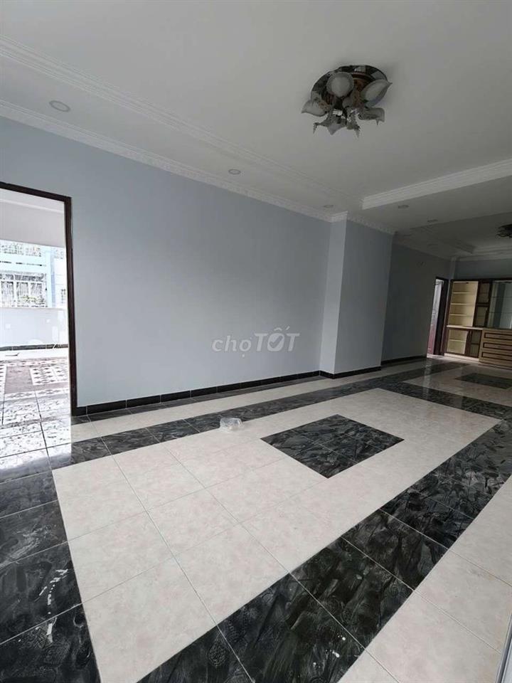 Cho thuê góc 2MTKD tên lửa dt 10*20m