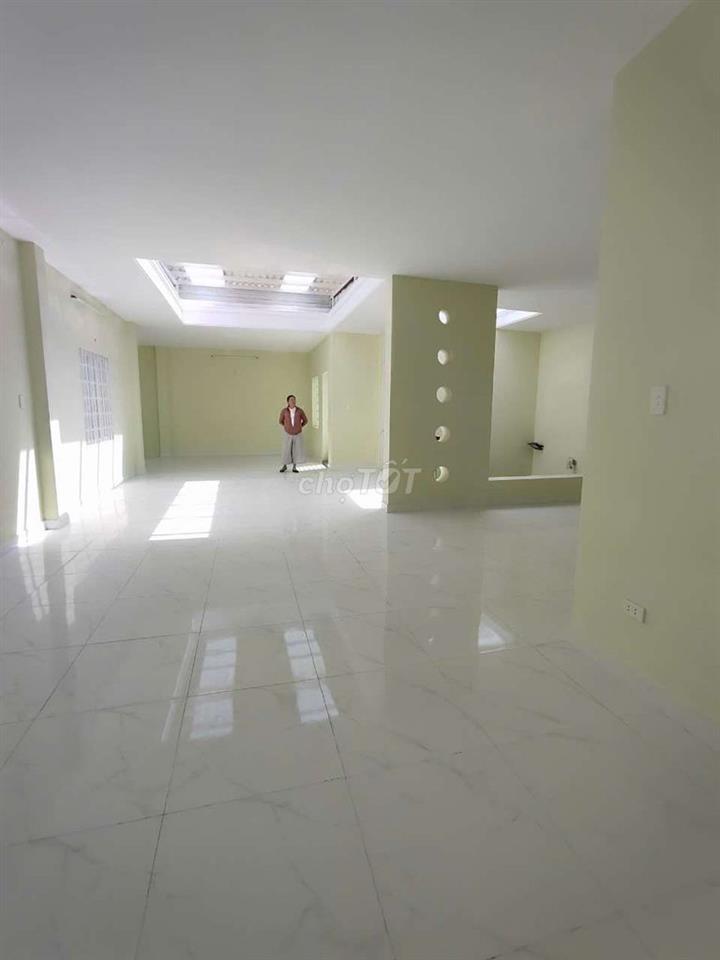 Cho thuê nhà góc 2mt khu tên lửa dt ,9*20m
