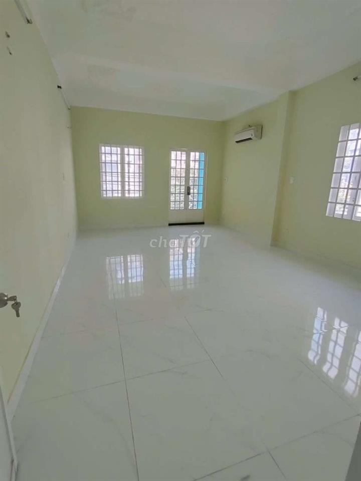 Cho thuê nhà góc 2mt khu tên lửa dt ,9*20m