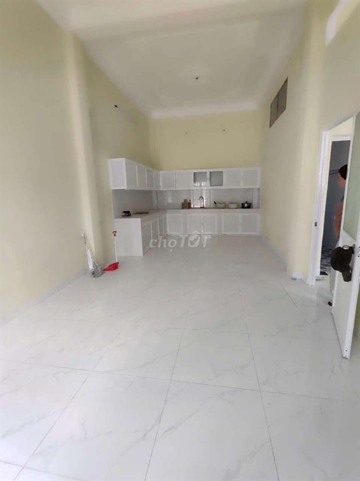 Cho thuê nhà góc 2mt khu tên lửa dt ,9*20m