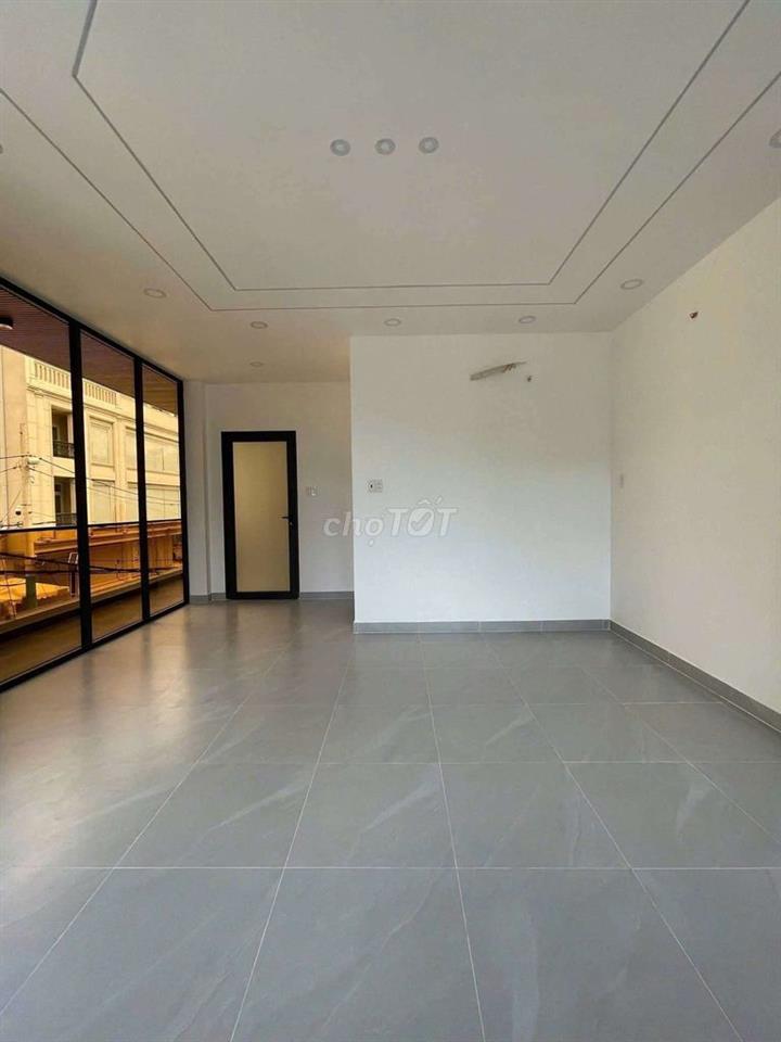 Cho thuê góc 2MTNB mới dt 5*20m