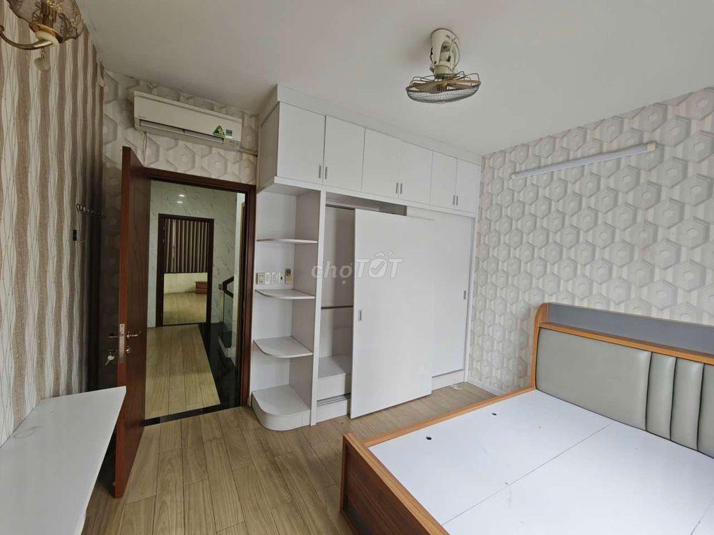 Cho thuê nhà góc MTNB quận 6 dt 4*16m